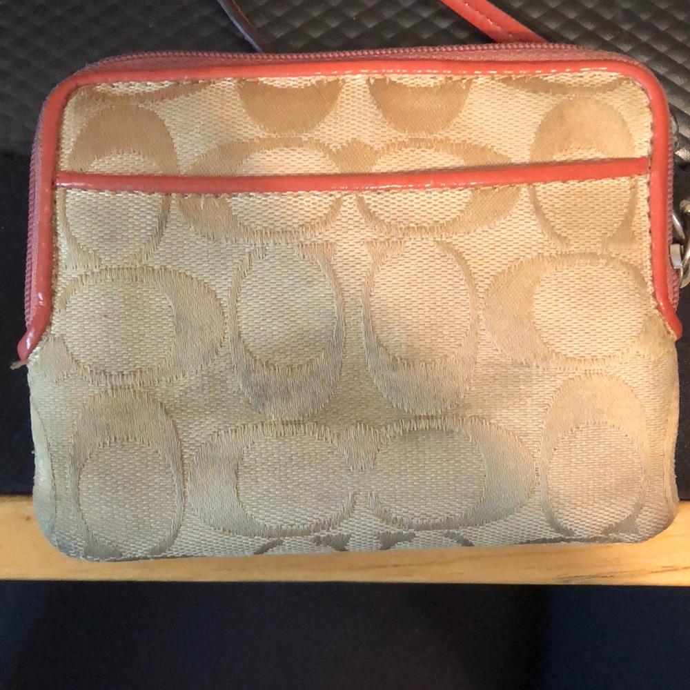 Coach wristlet - Picture 3 of 6